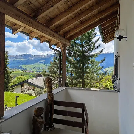 Chalet Casa Tgiet